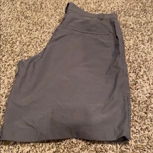 Men’s UA golf shorts